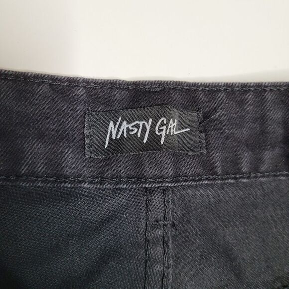 8 NASTY GAL DENIM BLACK CUT OFF HIGH RISE FESTIVAL SHORTS LIKE NEW - Picture 2 of 13